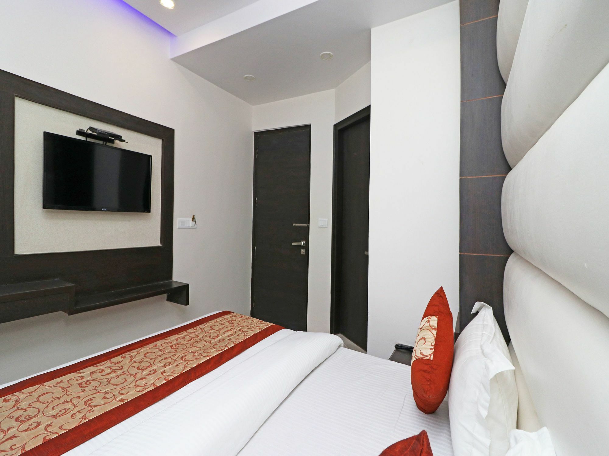 Oyo 11593 Hotel Aman Guest House Нью-Делі Екстер'єр фото